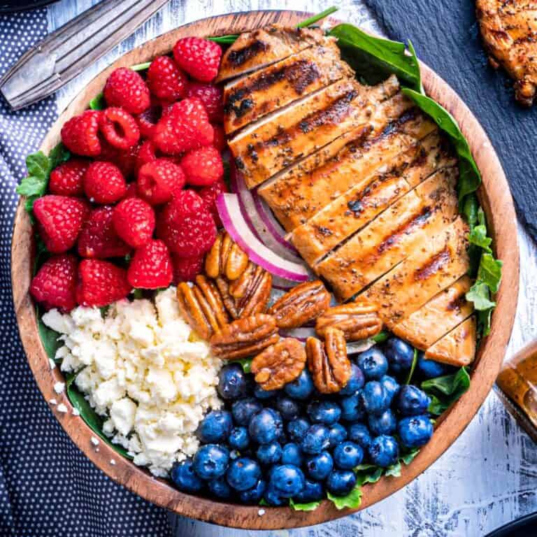 Garlic Marinated Chicken & Berry Salad with Balsamic Dressing